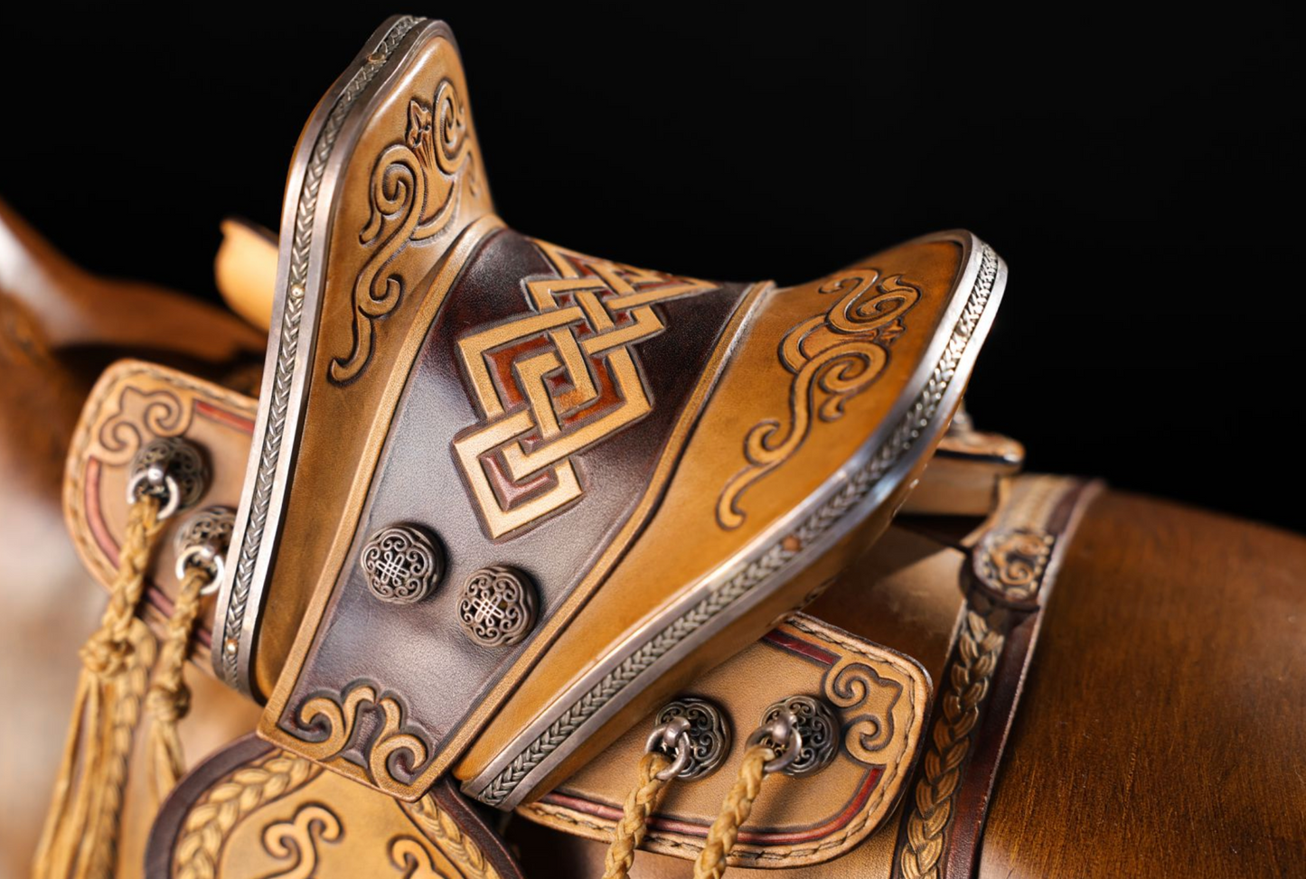 Handarfted Mongolia Leather Saddle