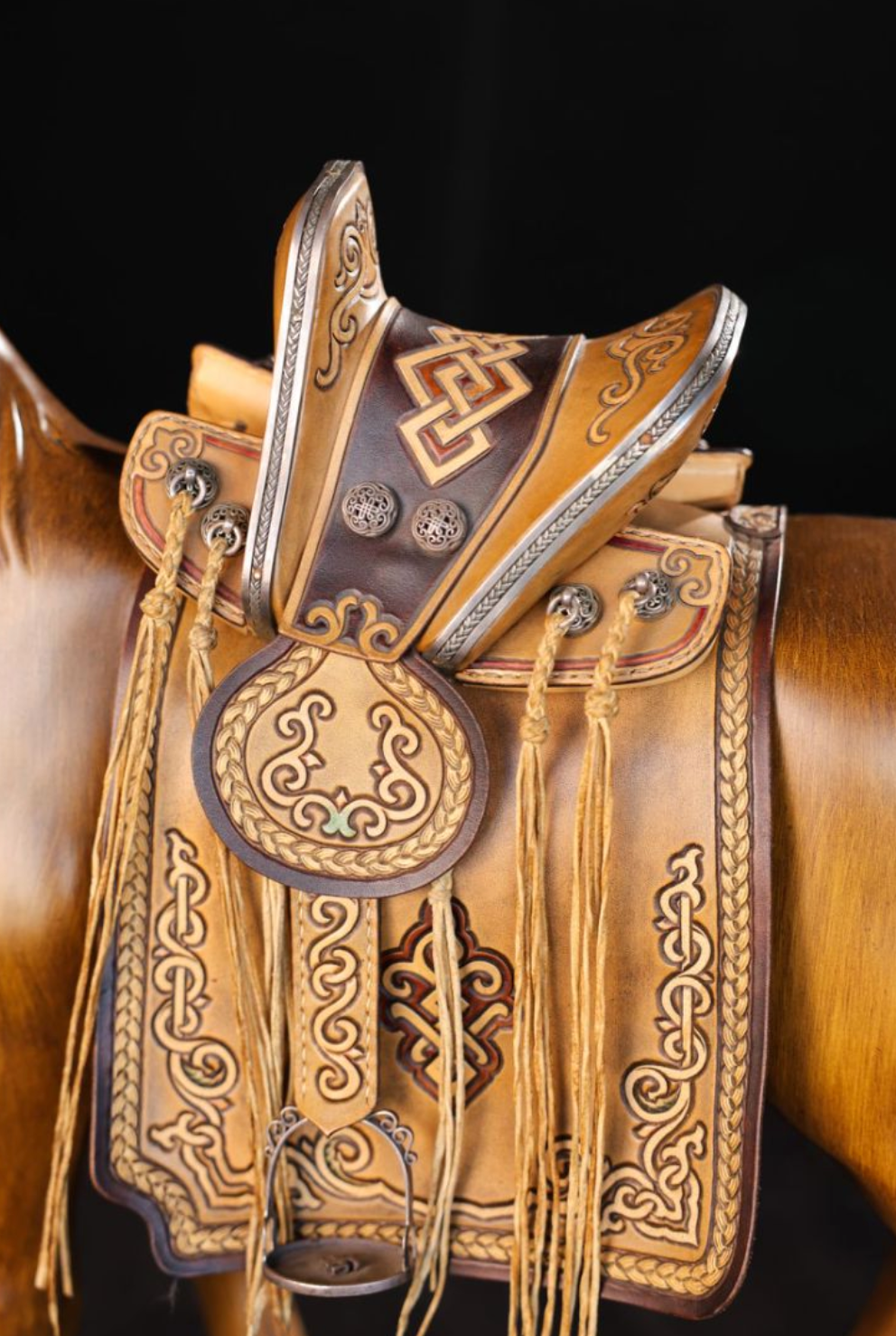 Handarfted Mongolia Leather Saddle